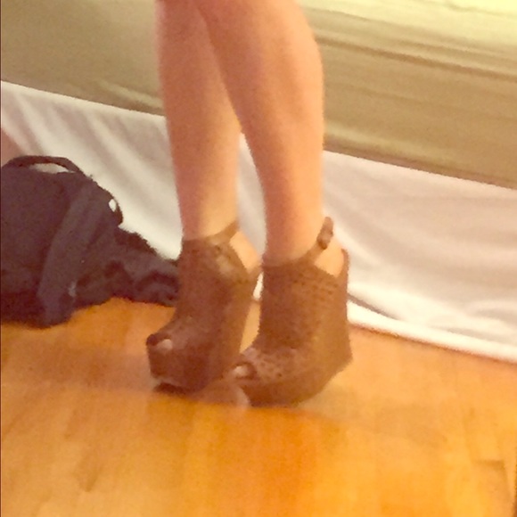 Just fab wedged  heels! Perfect condition!