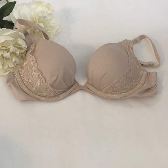 Cream with lace push up bra🔸Victoria Secret