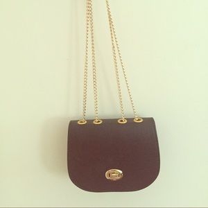 Small black crossbody. Faux saffiano leather. 👸