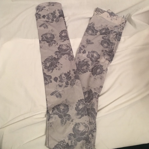 Patterned panty hose