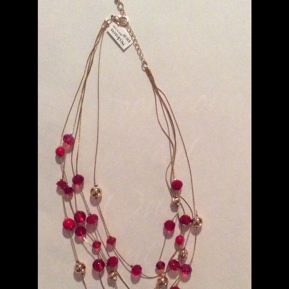 🎄 Style & Co Necklace with Red and Gold beads.
