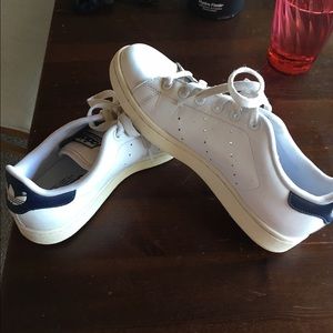 Woman's Adidas Stan Smith's