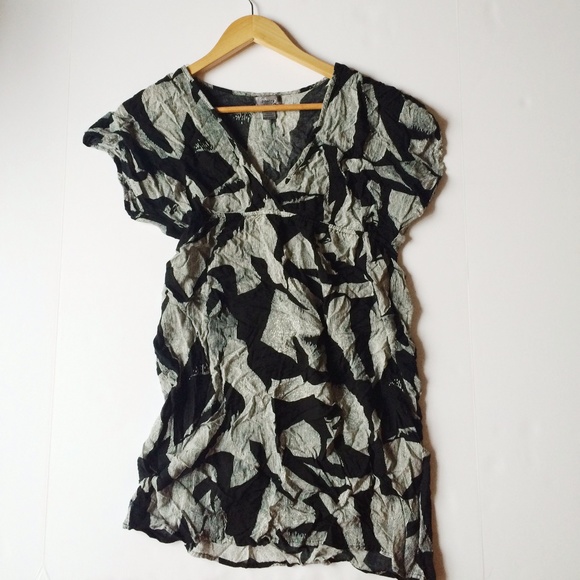 Black and White Summer Dress V-neck