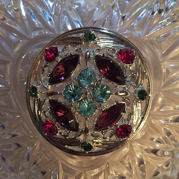 Vintage 1972 Sarah Coventry brooch - Picture 1 of 2