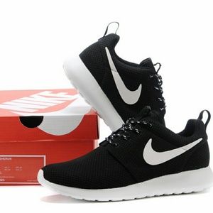 Beautiful new Nike Roshes