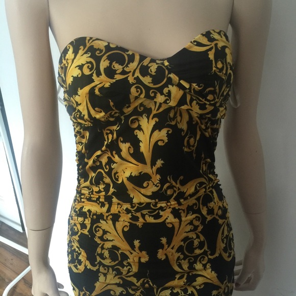 Gorgeous strapless dress very Versace look - Picture 2 of 4
