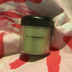 MAC pigment shadow in Golder's Green
