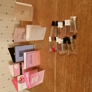 Fragrance sample bundle