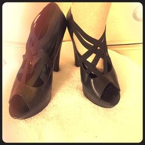 Aldo sexy black heels with plat form👠