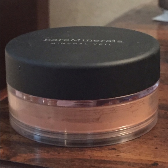 Bare Minerals Tinted Mineral Veil - Picture 2 of 4