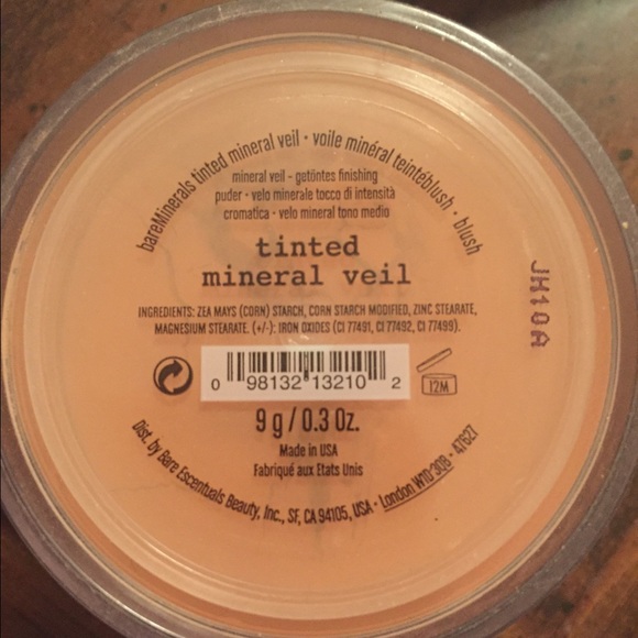 Bare Minerals Tinted Mineral Veil - Picture 4 of 4