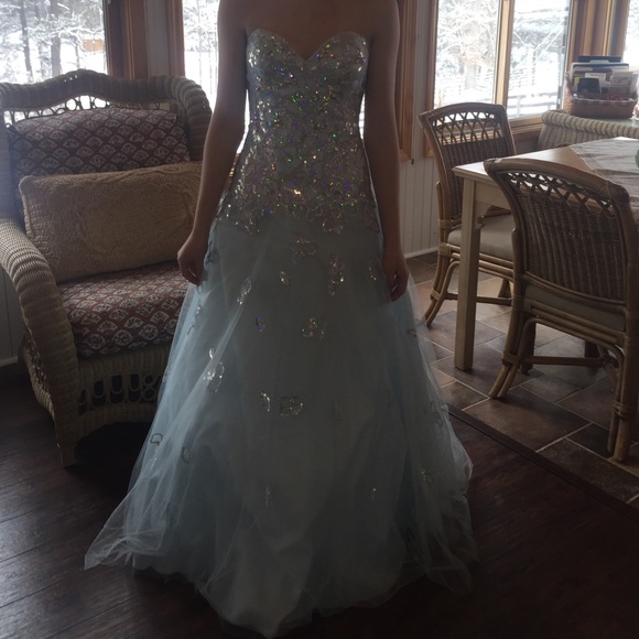 Beautiful Alyce Ballgown - Picture 1 of 4