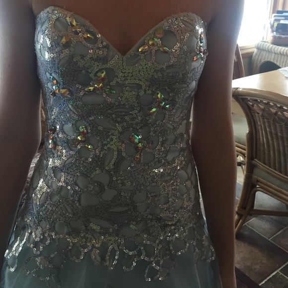 Beautiful Alyce Ballgown - Picture 3 of 4