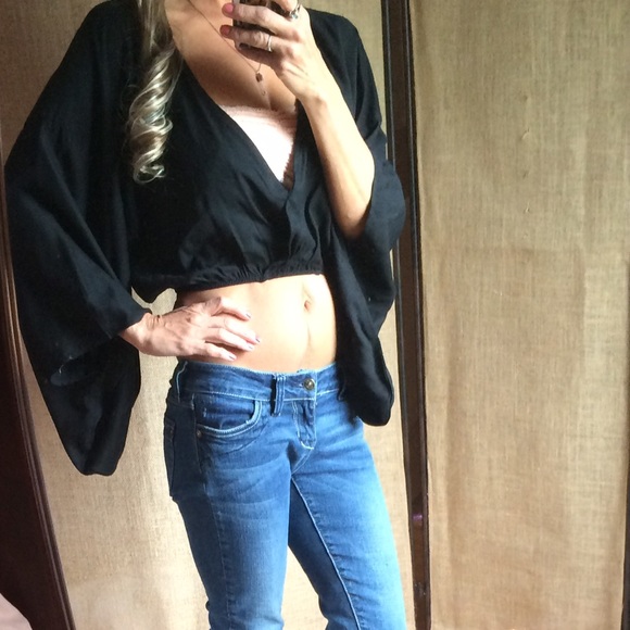 Crop Kimono Top size Small Sleeve Cut outs New - Picture 3 of 4