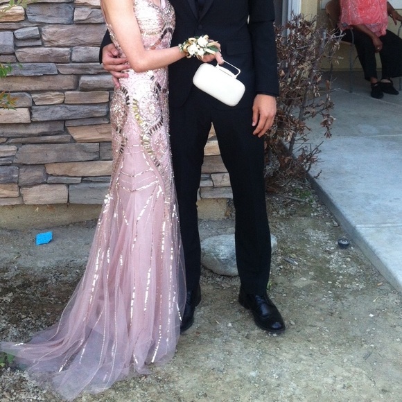 ❌ SOLD ❌ HP 🌹Rose Gold Embroidered Prom Dress - Picture 2 of 4