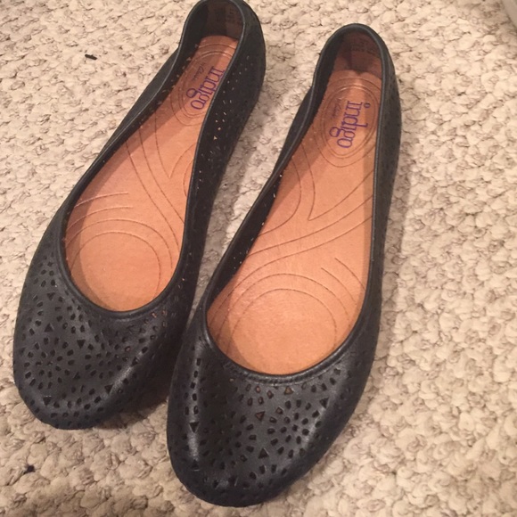 Black flats