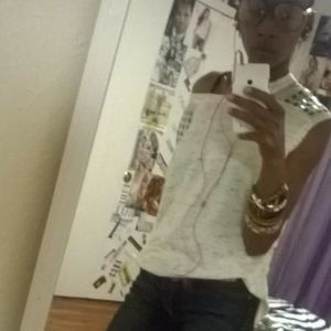 Meet your Posher, Yolanda