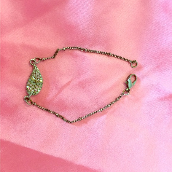 Urban outfitters dainty bracelet