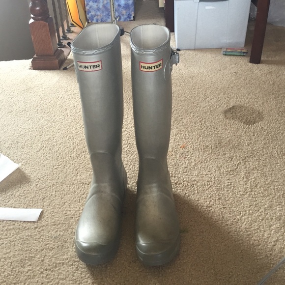 hunter boots silver size 6