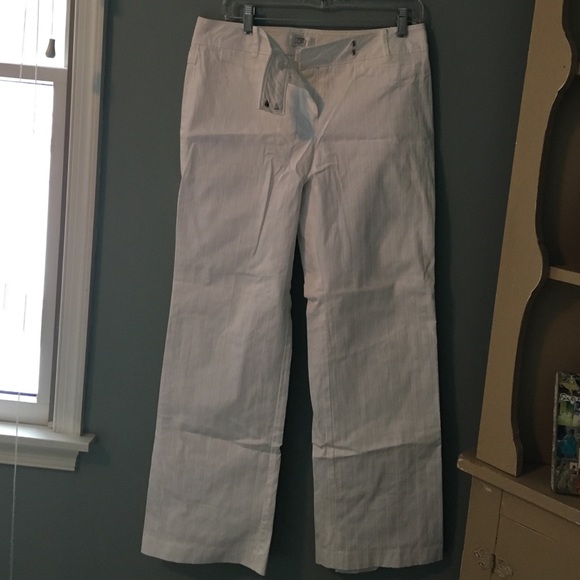 Great shape! white tonal striped pant