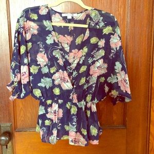 Navy and floral 3/4 sleeve top