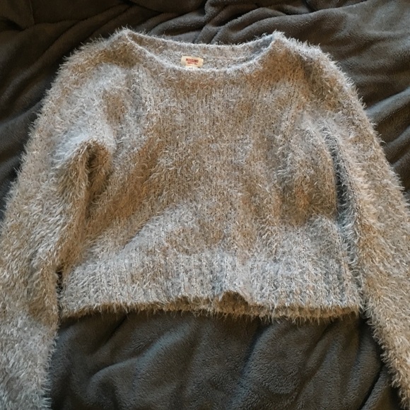 BRAND NEW cropped fuzzy sweater.
