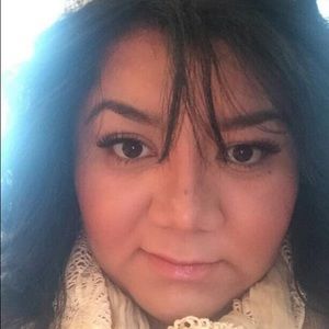 Meet your Posher, Cinthia