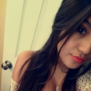 Meet your Posher, Denise