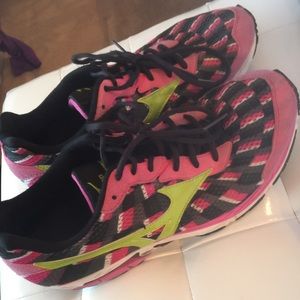 MIZUNO women running shoes