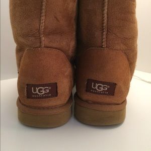 Short brown Uggs