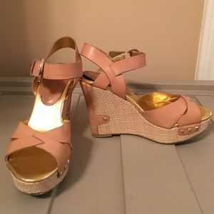 Nude wedges