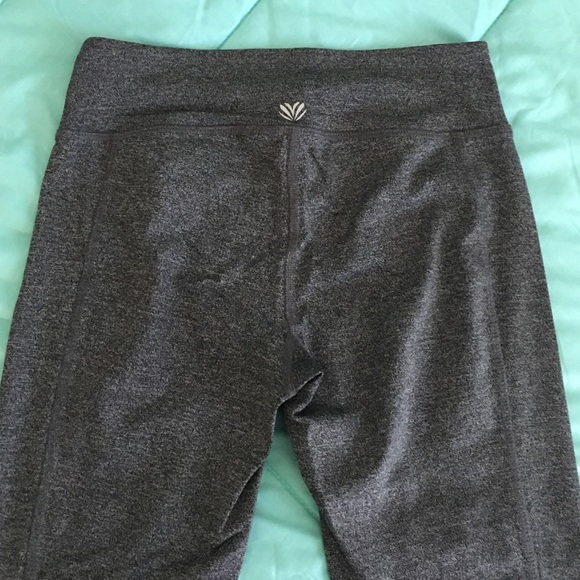 Forever 21 Crop Leggings - Picture 2 of 4