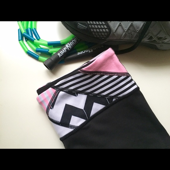 Lululemon reversible boogie short. Size 6