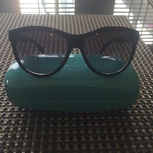 Kate Spade Makayla sunglasses also on ♏️