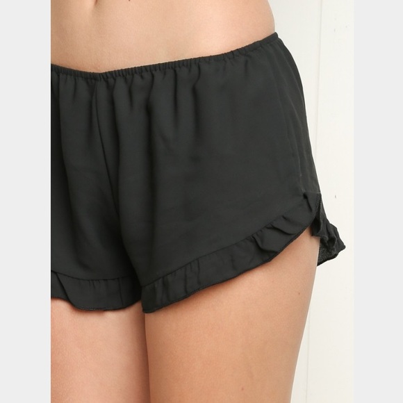 Brandy black vodi shorts 🎉