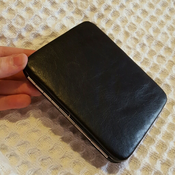 Vampire mouth wallet - Picture 2 of 4