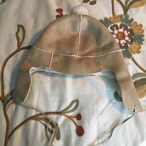 Fun suede and Sherpa Old Navy winter hat!