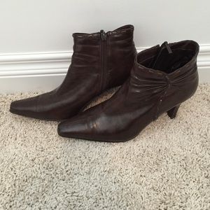 Short brown booties