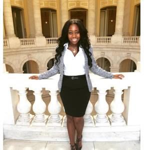 Meet your Posher, Kendra