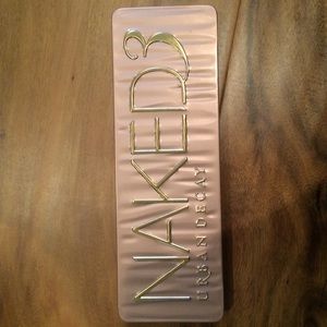 Naked 3 eyeshadow palette