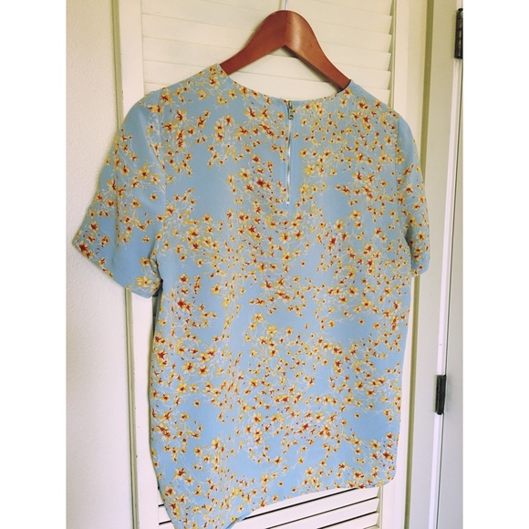❌SOLD❌ Zara Woman Blue Top - Picture 2 of 4