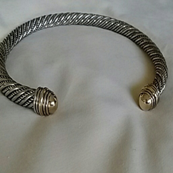 **SOLD** *HP* Minimalist Chic necklace BNWOT - Picture 3 of 4