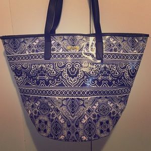Soma bucket beach tote! Cute waterproof laminate