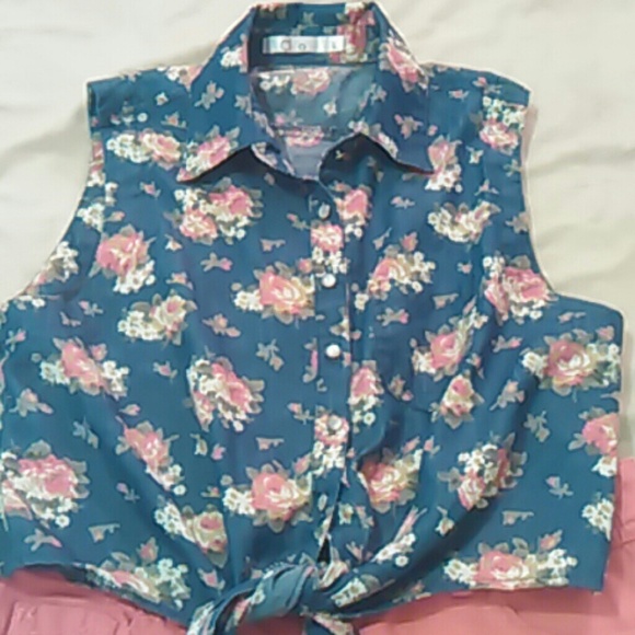 Blue Floral Crop top with orange reddish Shorts