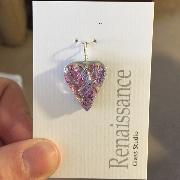 🆕 🆕 Renaissance Glass Studios charm