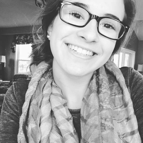 Meet your Posher, Alexandra