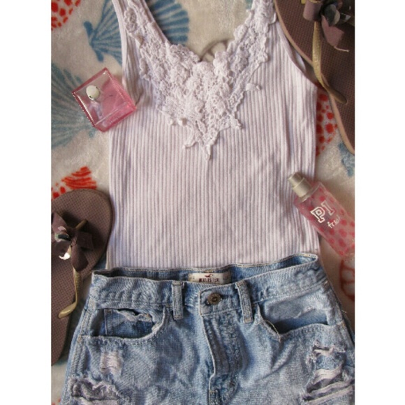 Ribbed Hollister Tank