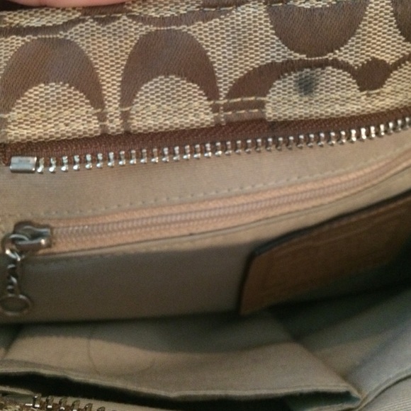 Coach purse - Picture 3 of 4