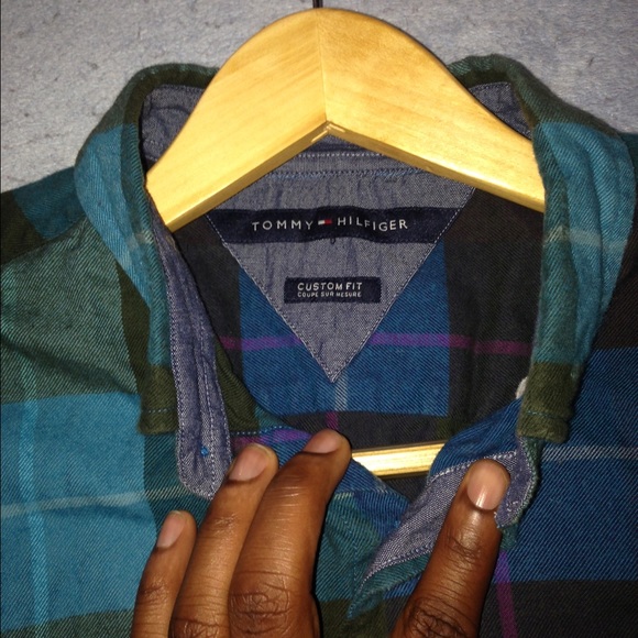 Tommy Hilfiger button down - Picture 2 of 3