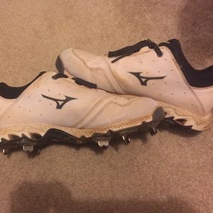 Mizuno speed softball cleats